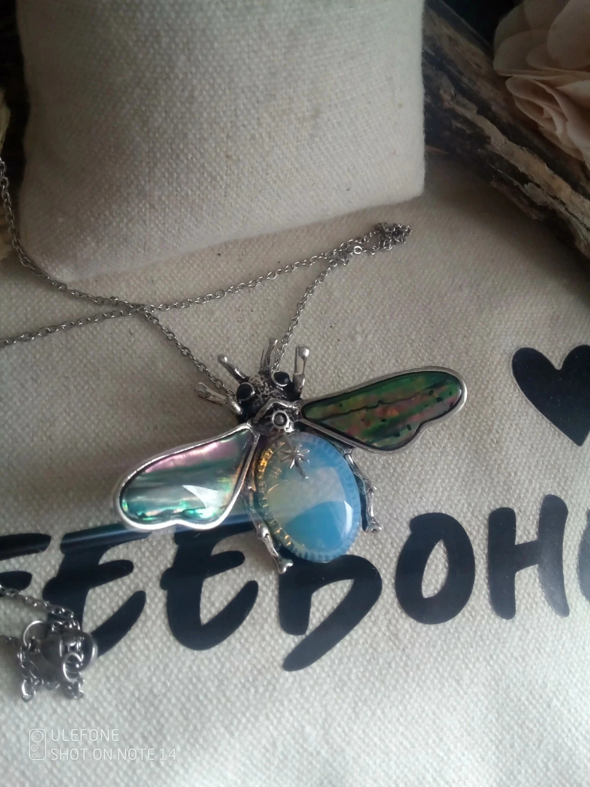 Collier coléoptère pierres ormeaux et opaline – photo 2